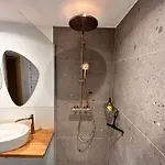 Urbain L'oneux Appartement *