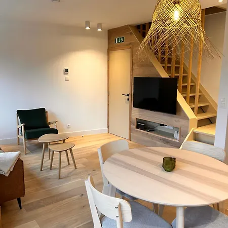 Urbain L'oneux Apartment Hotton