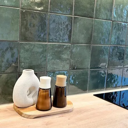 Urbain L'oneux アパート *